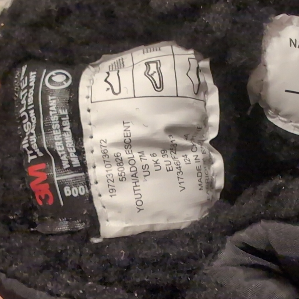 Lands End Water Resistant Insulated Boots - Picture 3 of 4